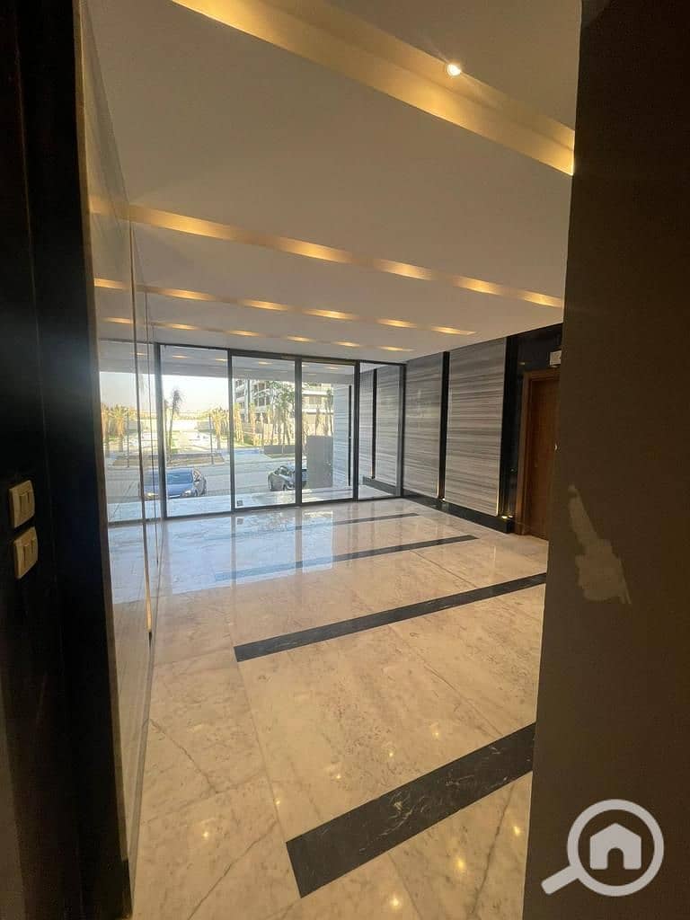 3 2d063d63-aed7-405b-9f93-fc972404cabe. jpg