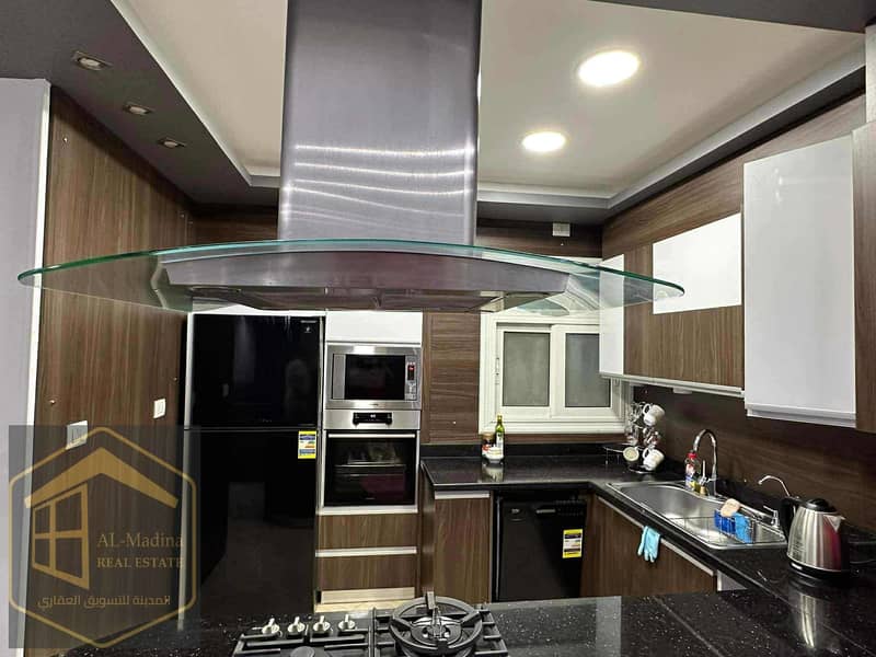 2 777c4ee6-ed52-4924-8ad5-9d64ac8e2d48. jpg