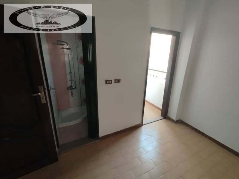 12 534b0f27-fb1c-47c1-9a08-59a143818315. jpg