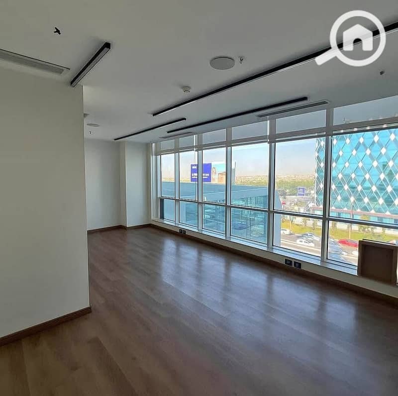 4 30ae8f97-b95f-443e-a8a3-7cb9b87e2cf1. jpeg