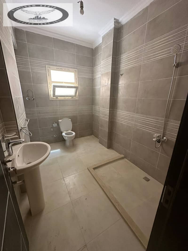 12 731f25d2-9f2e-4233-838c-4b2e9d8c4bfa. jpg