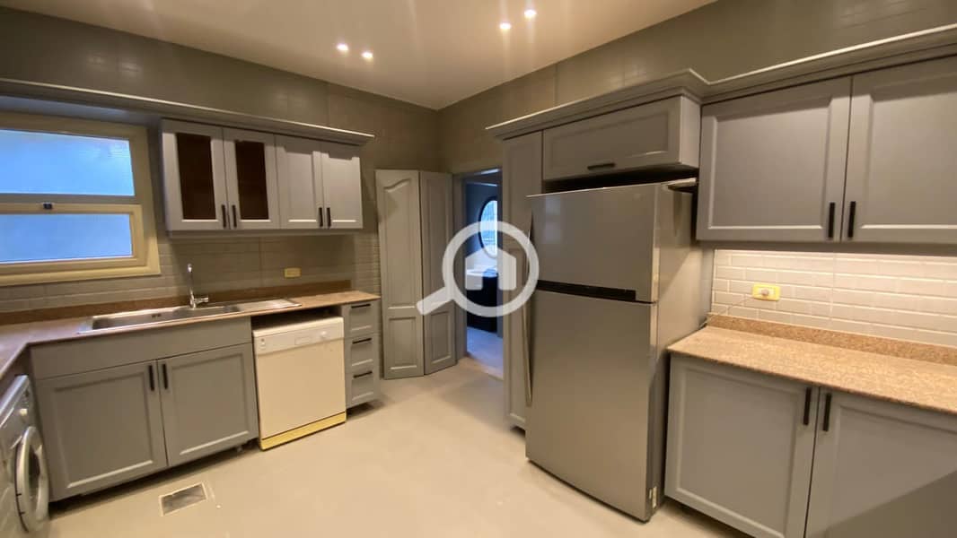 4 d8db955a-95ea-44f6-9cad-4668f2256248. jpg