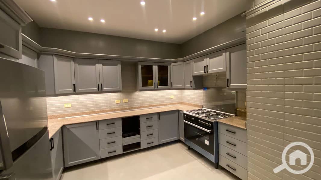 10 f58e3ae1-39ba-4857-b5e5-f439a35f4992. jpg