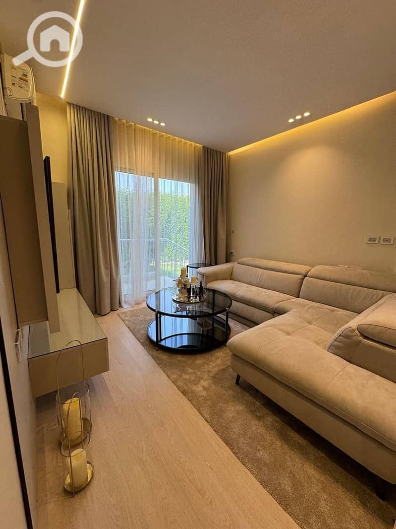 3 27ec89f7-6800-414a-bbb6-9f3f402eca7f. jpg