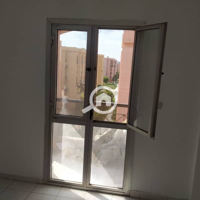 7 183b852b-86a8-43d3-83a7-5b3b60b143af. jpg