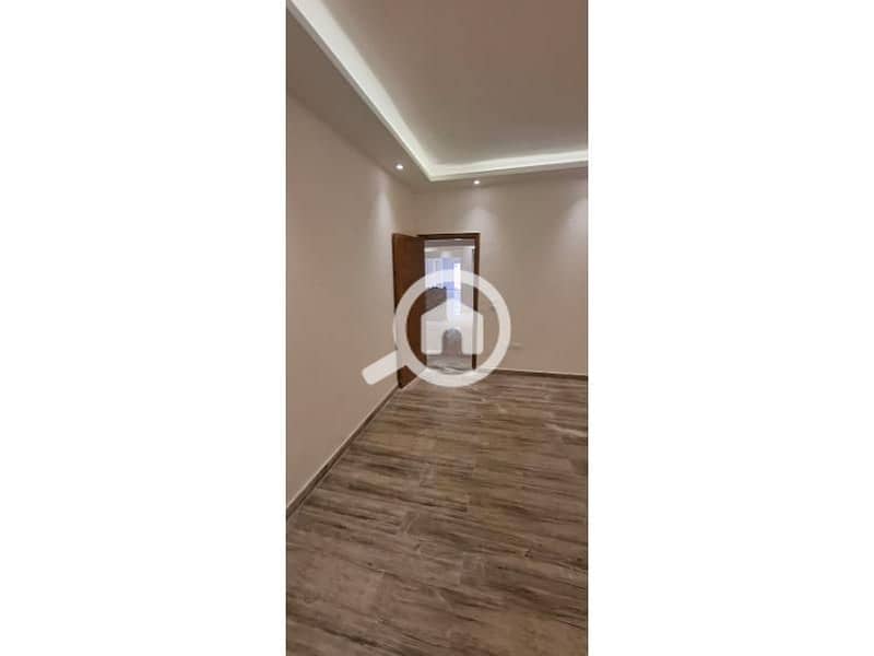 8 a46ead6d-2b6c-4c3c-997e-49be30a29704. jpg