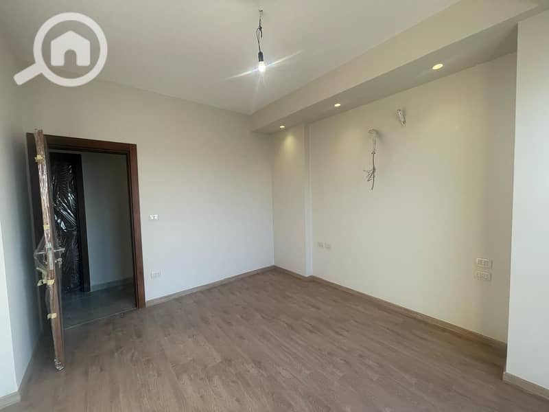 11 WhatsApp Image 2025-12-14 at 3.08. 36 PM (2). jpeg