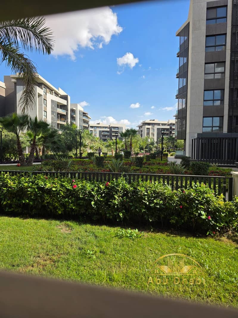 10 9540ba00-3bb9-4ee1-bfe8-85026cf91b35. jpg