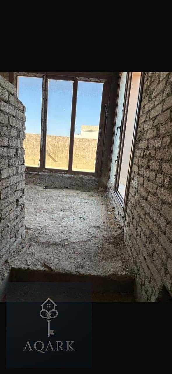 10 f6a71b13-ffe4-4757-8eef-8084419b1c43. jpg