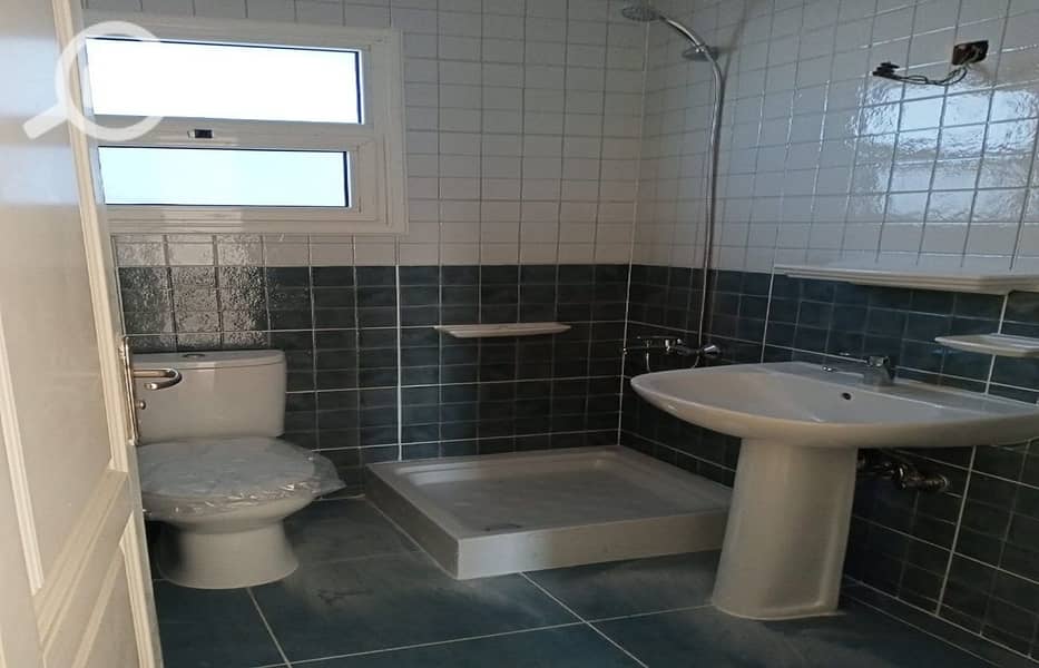 2 77a8f6cd-c7c0-4de6-8add-42216efa20bd. jpg