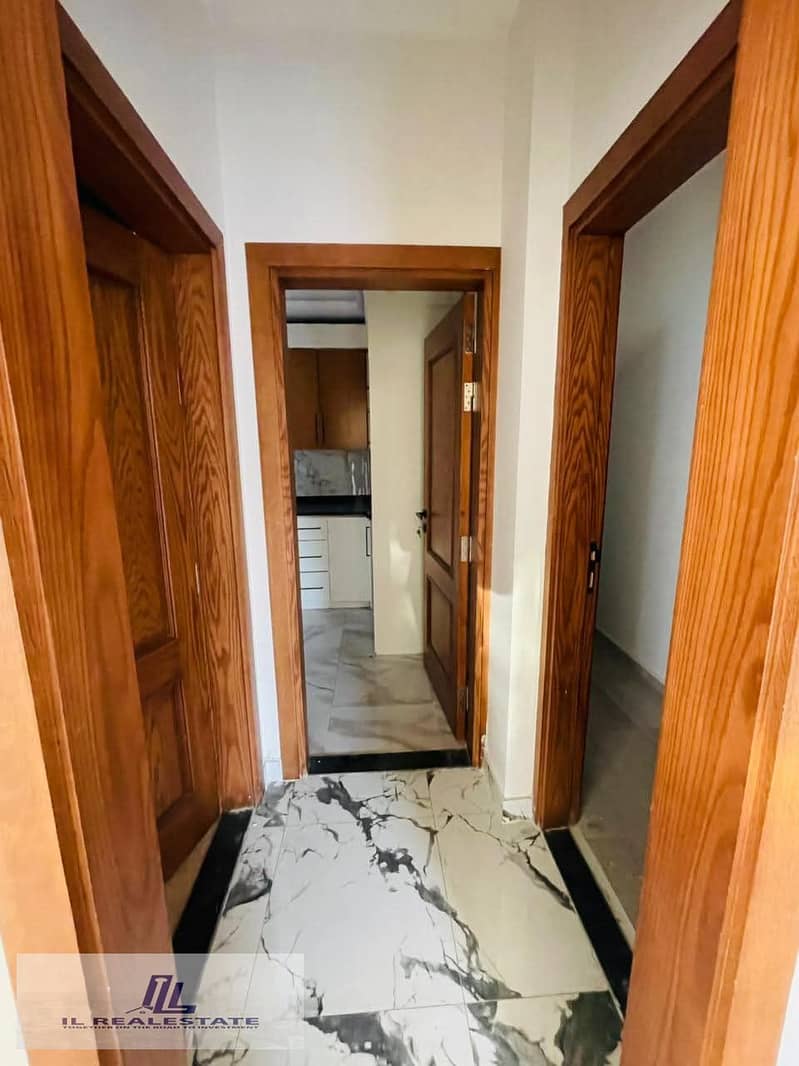 4 8e9ce210-3dbd-452b-85e3-a76b41d9d25c. jpg