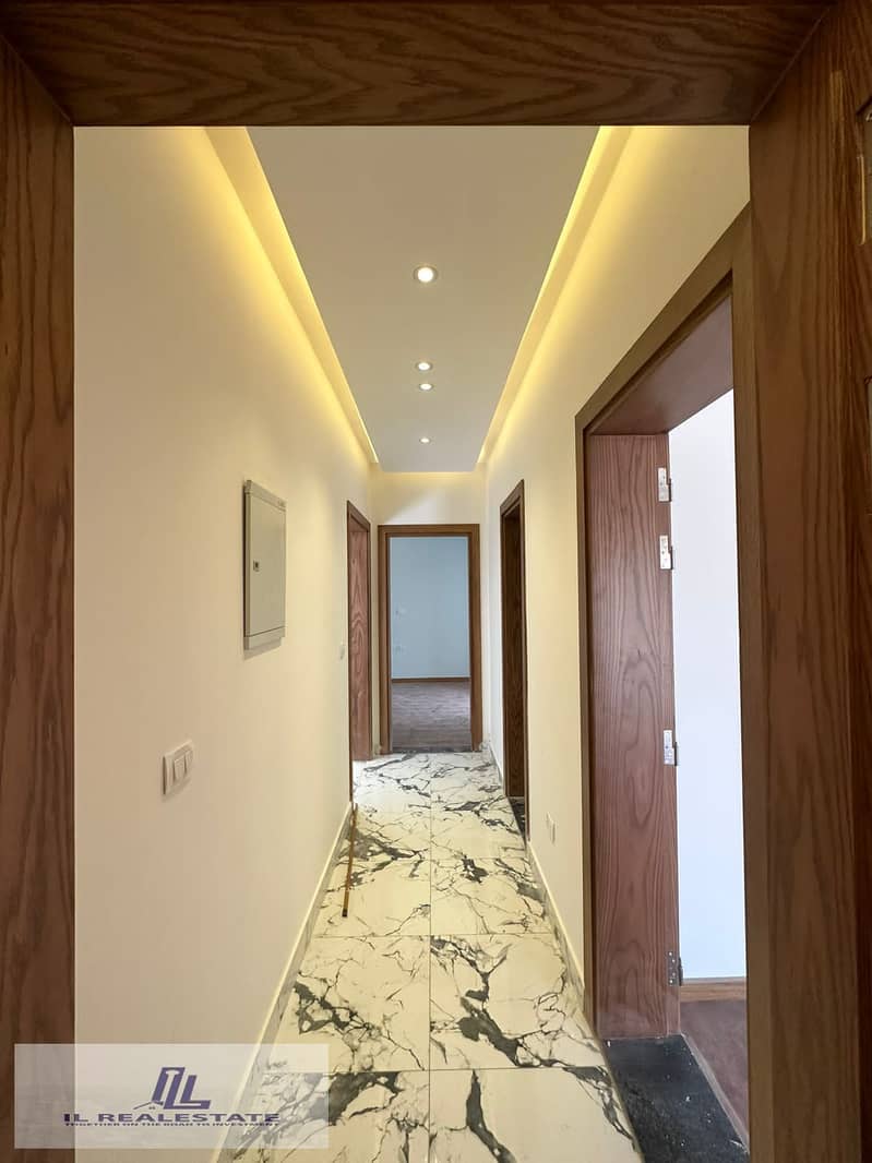 9 c4027833-d95c-485b-9ef2-d594ad27ff31. jpg