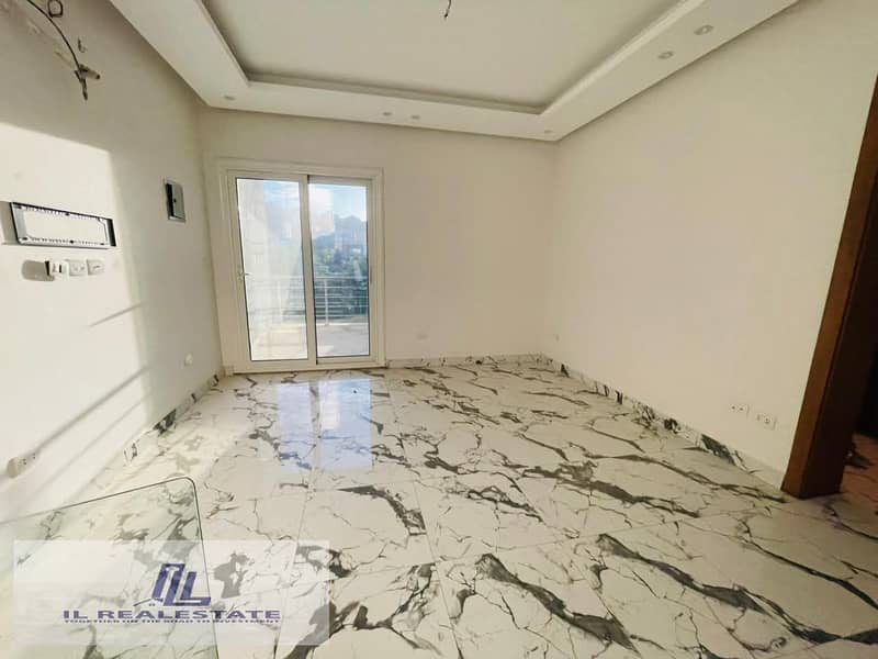 6 e9032405-43c5-440b-8ff1-28626d84775d. jpg