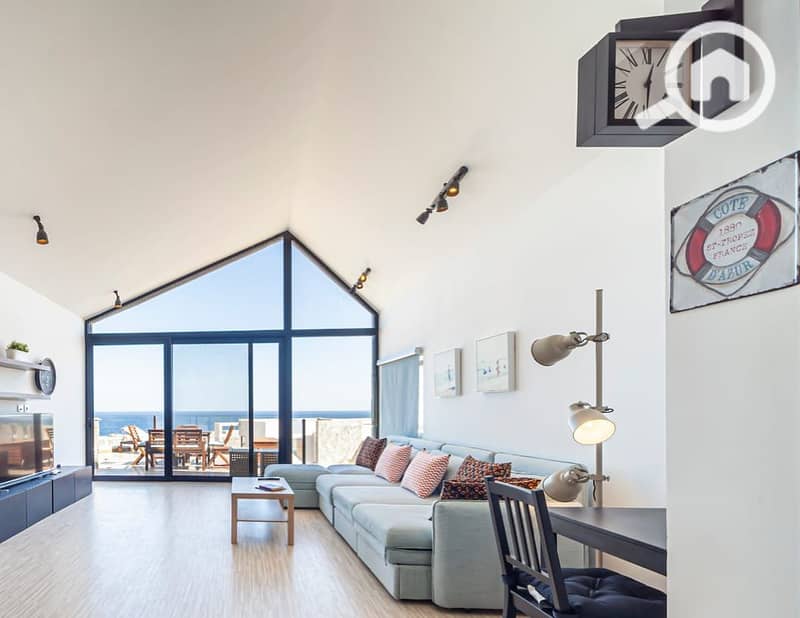 5 8d654bd4-3e40-4f80-a4aa-72aa59746c31. jpg