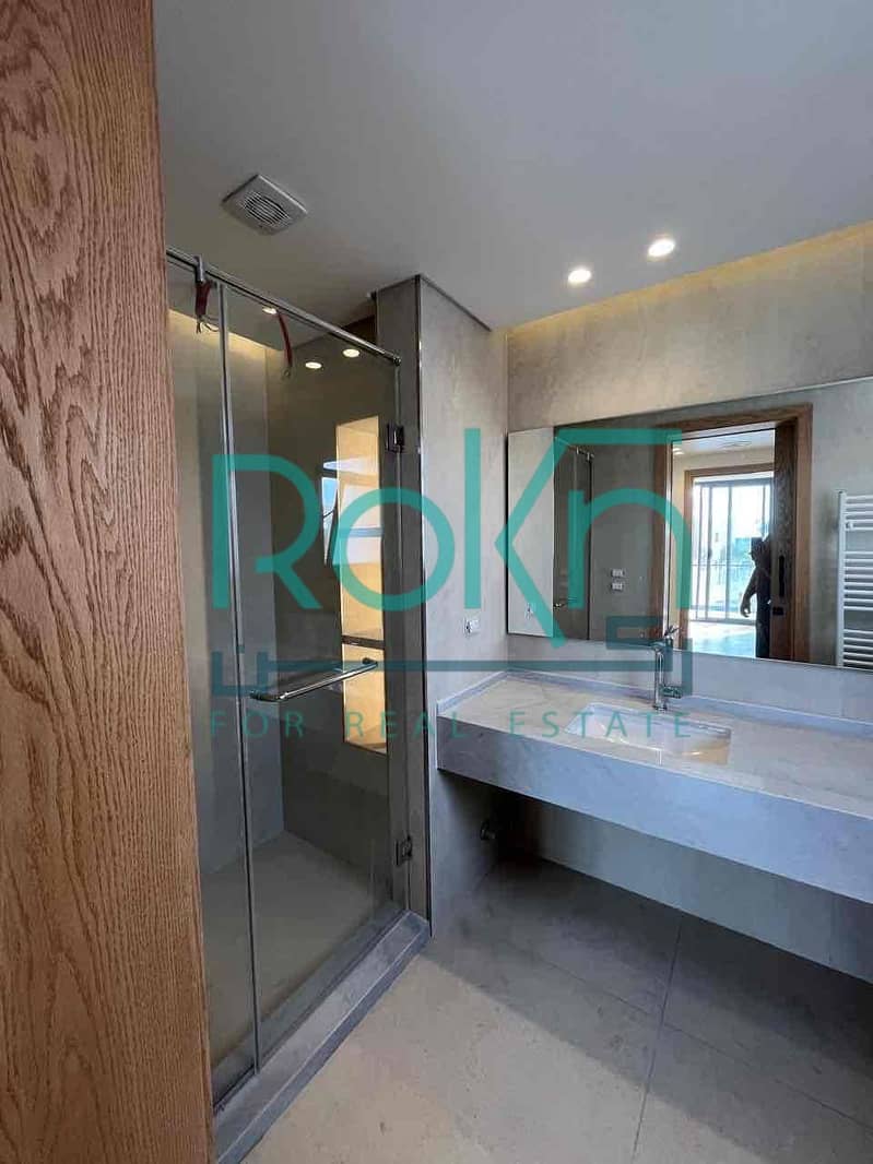 5 f9372994-56cf-4756-9dfd-ef8c7f1ffa61. jpg