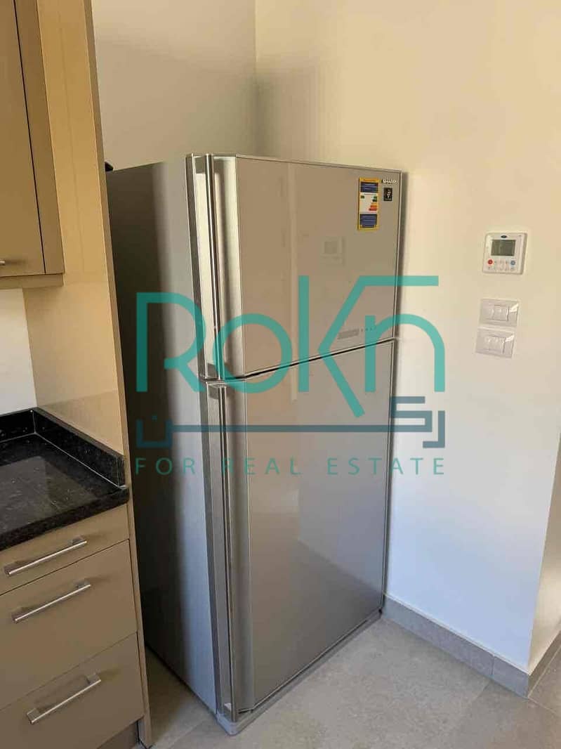 8 8e7733a9-85dc-460f-ba8d-c17ff886ee0a. jpg