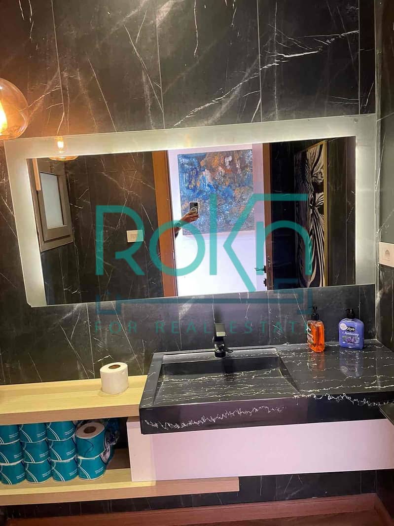 18 5fa8c0ca-0052-4627-8525-a6313be8701c. jpg