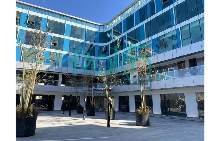 8 327e1fba-1a4a-49f5-9587-582c06d08538. jpg