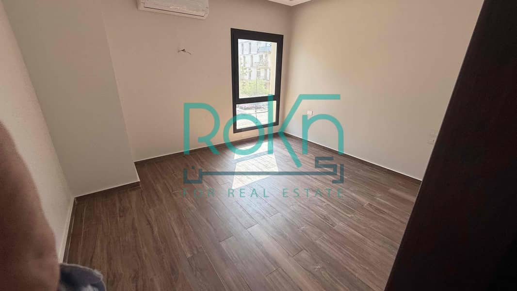 11 760b062e-ee2d-49fb-8b4f-f45402637efc. jpg