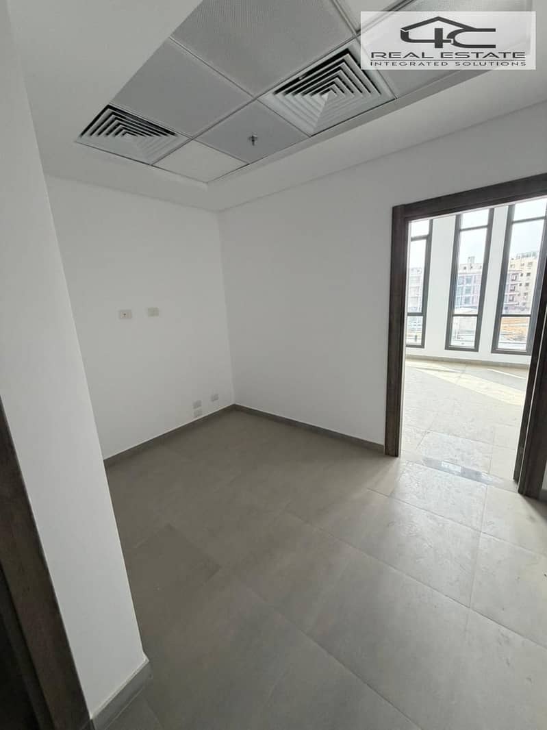 4 WhatsApp Image 2025-12-18 at 5.26. 58 PM. jpeg