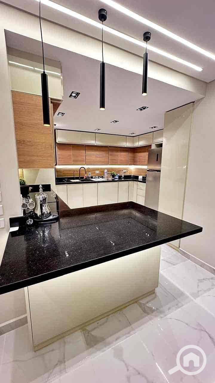 8 9e70cd36-a901-4f00-83d3-e12c09d1d79a. jpg