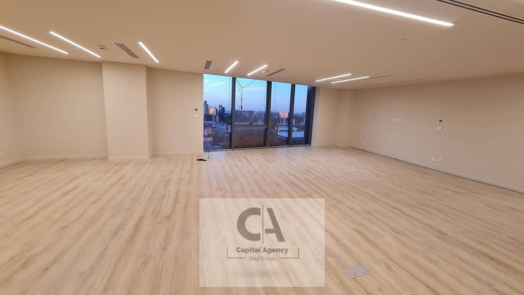 3 d7ec26a9-3e2c-4c38-9895-880a6cd61f10. jpg