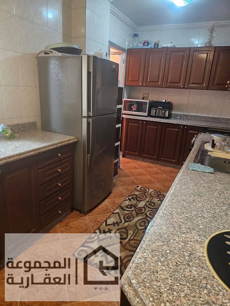 5 e24f8560-de53-4e60-82cb-95e8e5481b79. jpg