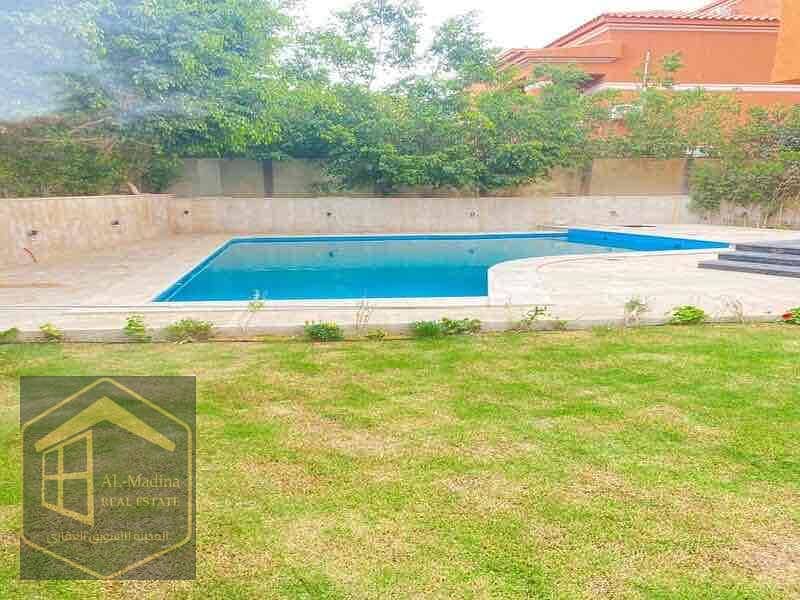 8 d93fca1c-3476-4177-a2c8-8c200f2e3e19. jpg