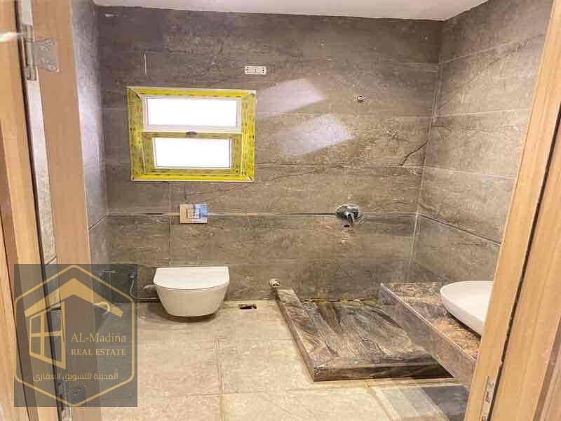 12 eec38592-8110-4adf-bbdc-c0ced414b077. jpg