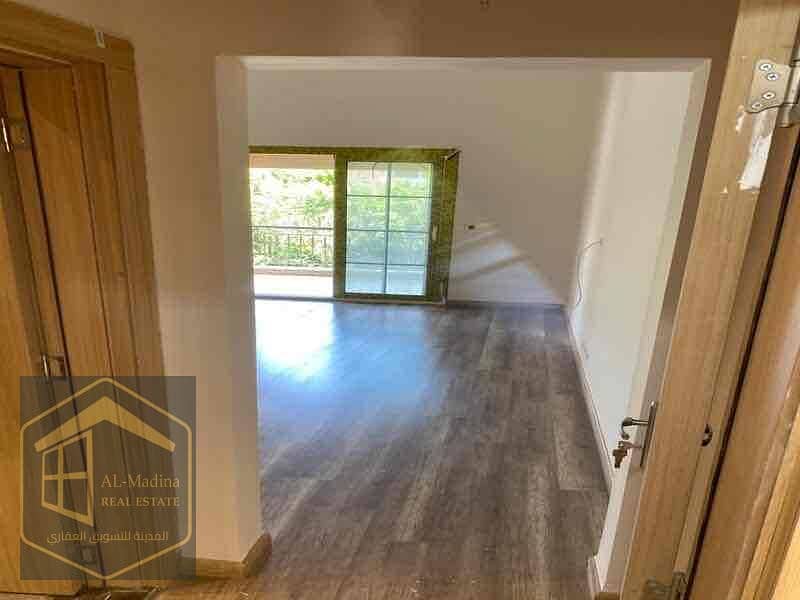 14 3bdbea16-44ab-40e3-8e6e-a1175a608379. jpg