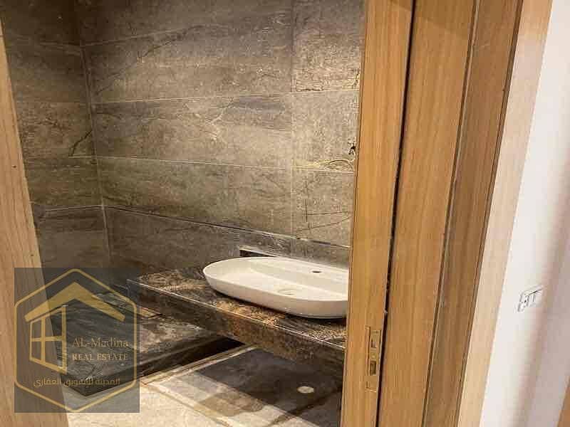 17 3d69478d-7160-4bd3-b597-5ea9b9b939ed. jpg