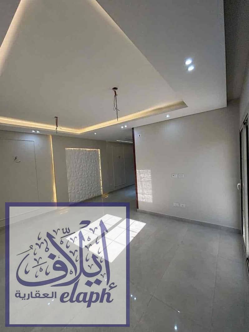 8 e062f25b-bd80-4e60-9363-5cabb12a1aa6. jpg