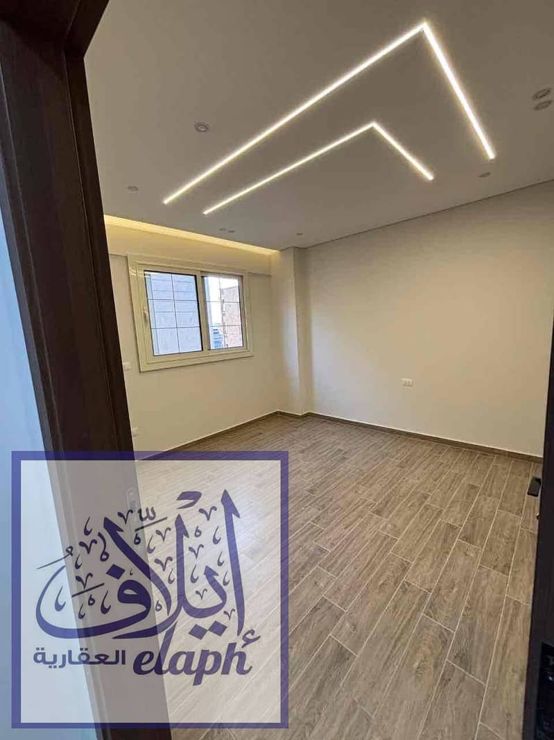 12 e9f39689-d065-44f1-8c0d-1ce6f1b6cecc. jpg