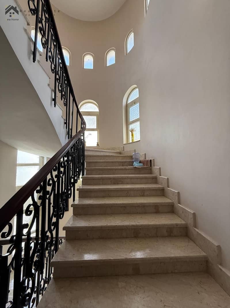 4 WhatsApp Image 2025-12-14 at 14.39. 36_96db1af3. jpg