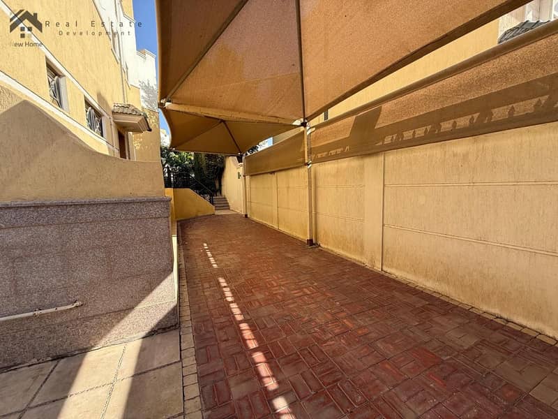 6 WhatsApp Image 2025-12-14 at 14.39. 36_cf64ae09. jpg