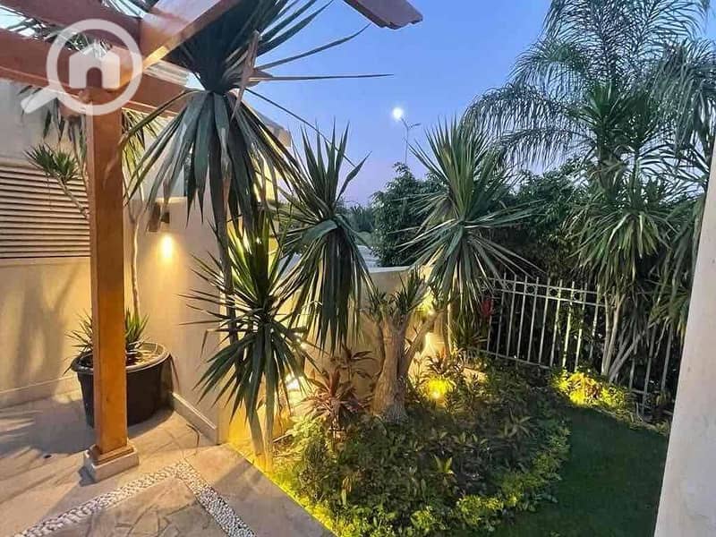 10 a43bee94-69d0-4e9e-9f04-0662e131bb16. jpg