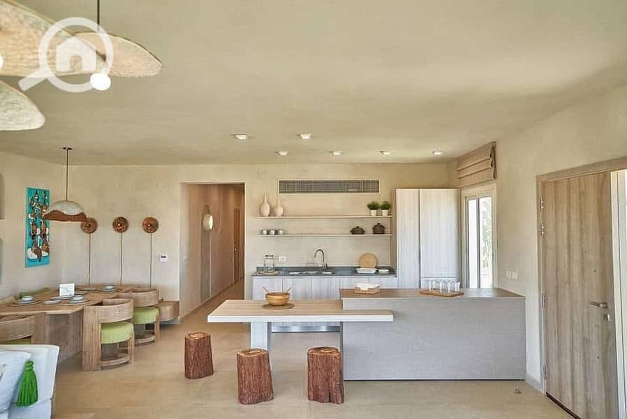 4 08a05f8a-35ac-4439-bda5-b40e9e4d0b5b. jpg