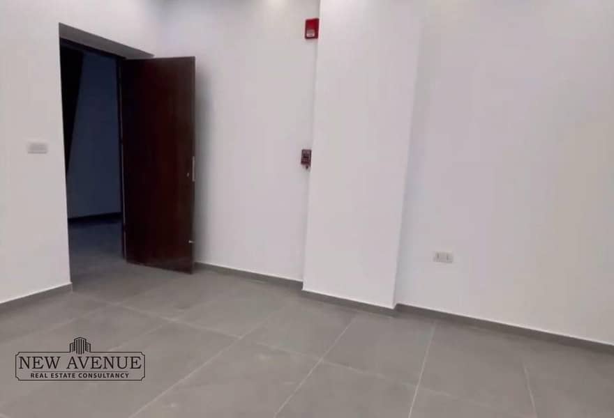 6 da6ee3f8-9640-4c3c-8c0a-9316e5c918d1. jpg