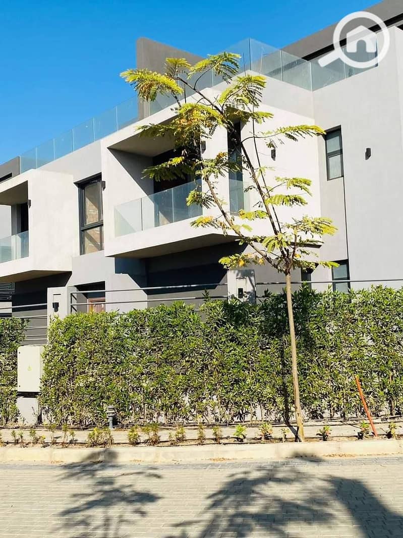 10 589446593_1919356518939678_1664933444278937465_n. jpg