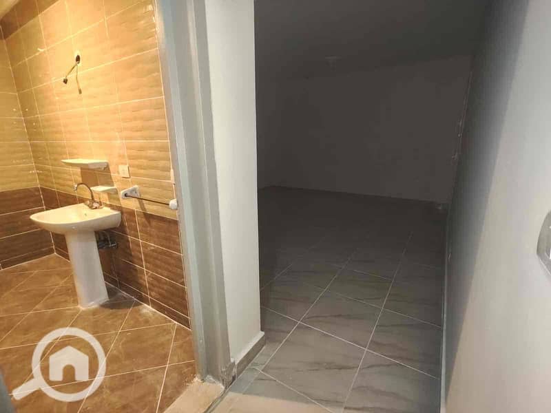 9 155b999e-d5c8-44b2-8a79-94518d13146c. jpg