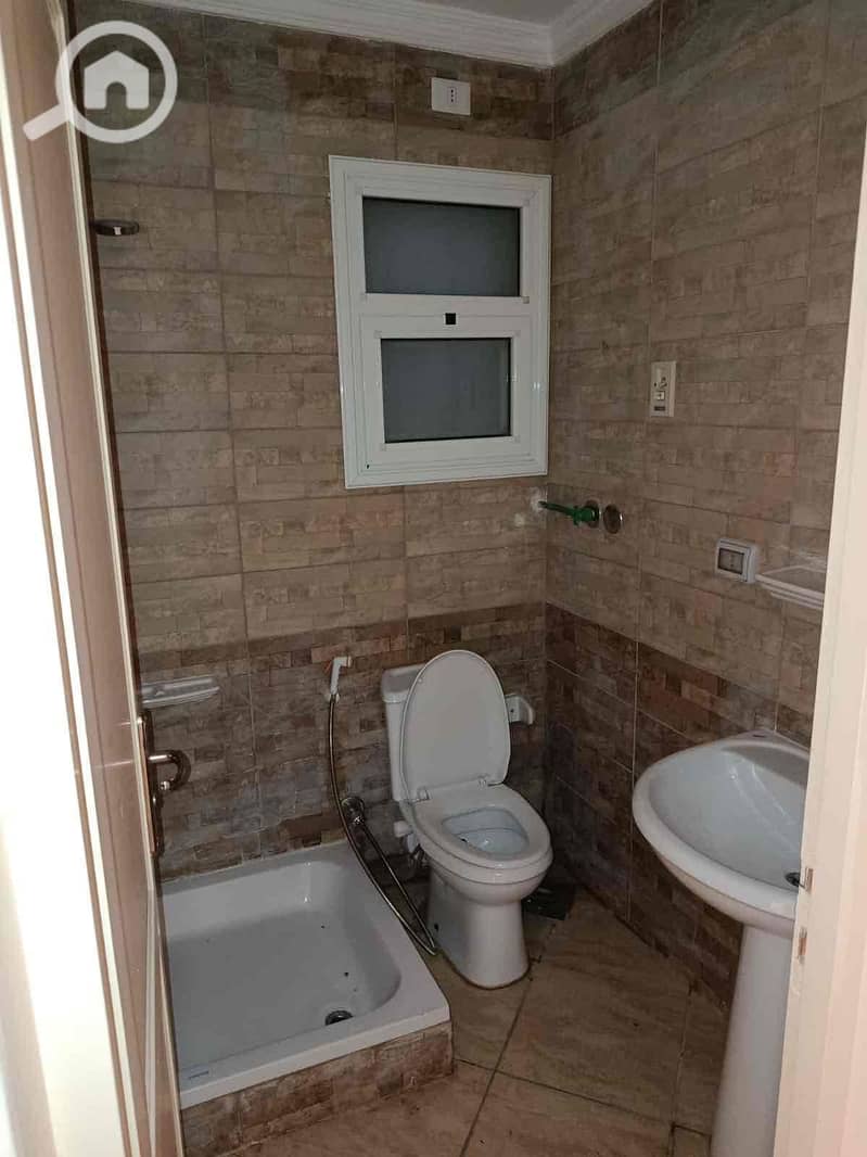 5 e28892b7-52f6-4217-9038-c6010d76543c. jpg