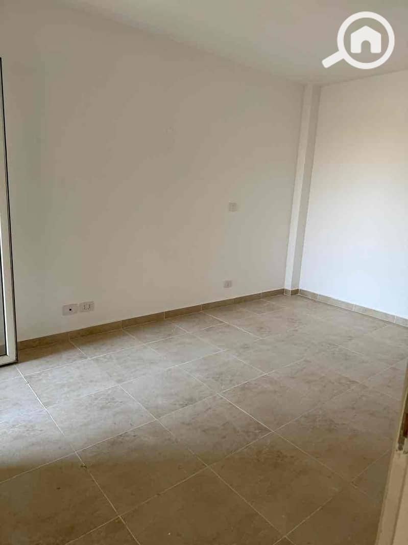 2 05b48181-f4ea-43a4-8957-e3d518ecd672. jpg