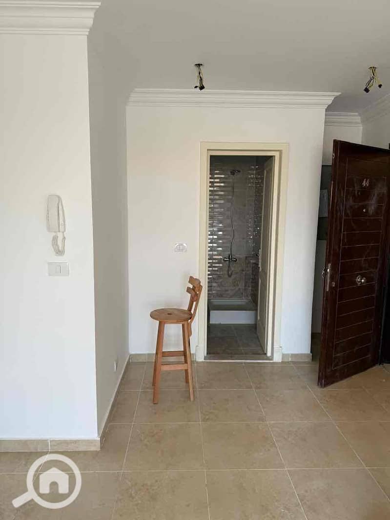 4 5874d876-a3f6-43ef-9daa-7505e4478151. jpg