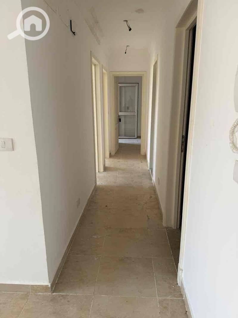 8 a0524a6d-8d45-42e6-a8e8-965179f43096. jpg