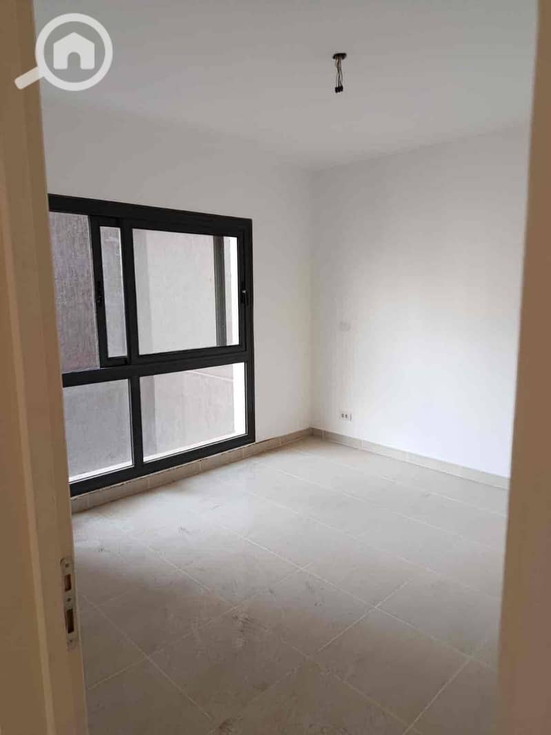 2 b0205ed8-8876-4bc0-a84e-b5e0346453ca. jpg