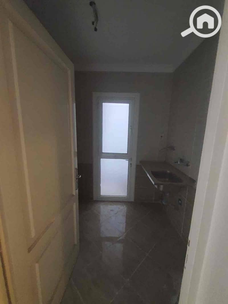 2 c4de253d-a5bc-4c34-b1c4-26eaa942c222. jpg