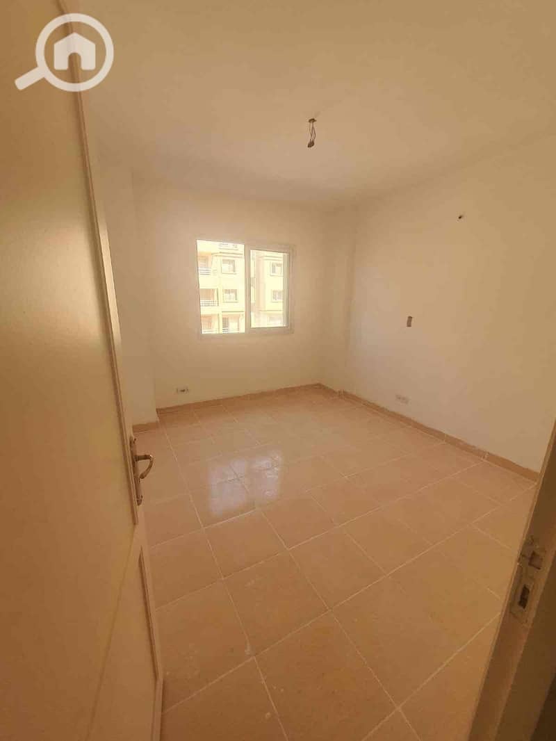 10 7f5c30ab-f3c9-45e1-9805-ace4447e1893. jpg