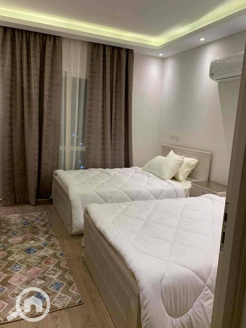 10 07224875-bd00-46cc-8674-861d4d380af8. jpg