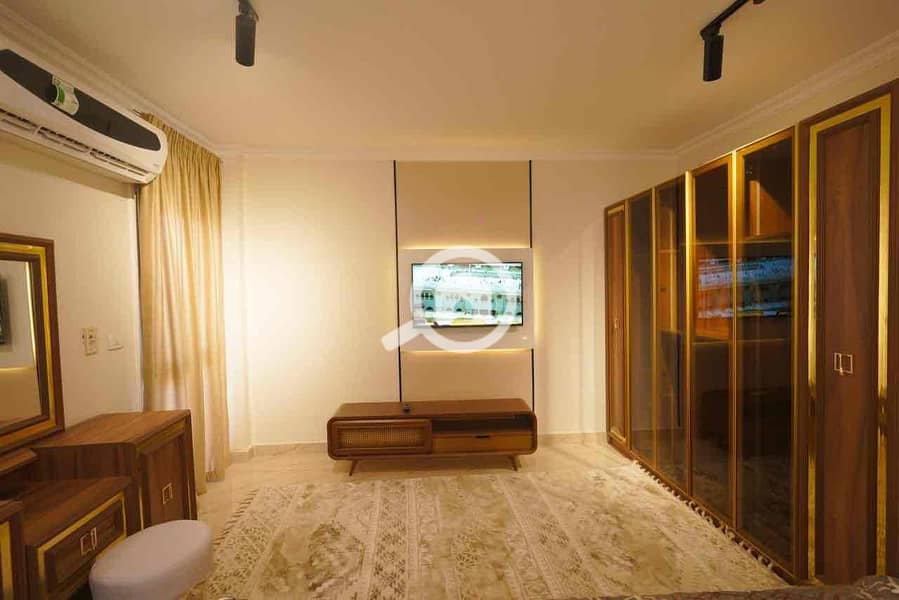 2 5571f624-f470-48b0-8bbd-de3085e13136. jpg