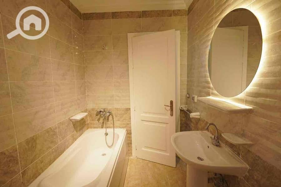 9 4cb6d39c-1043-49ef-a0ef-24a87e4a40af. jpg